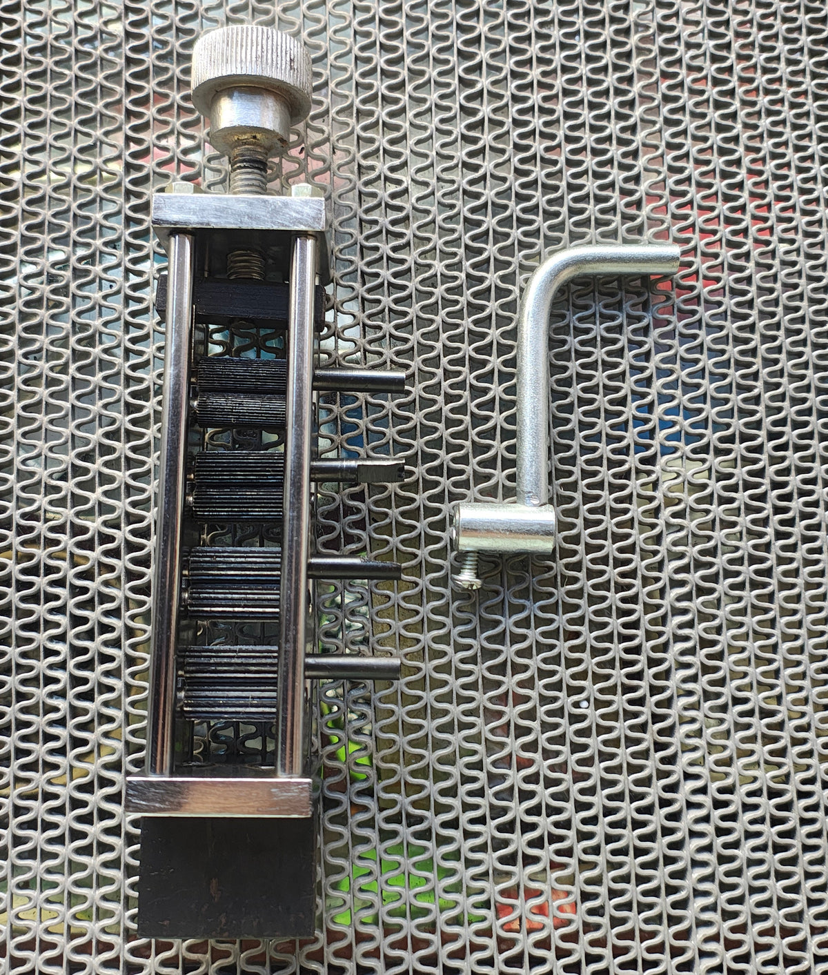 Italian Zig Zag Machine for kharbuja ball making (small)