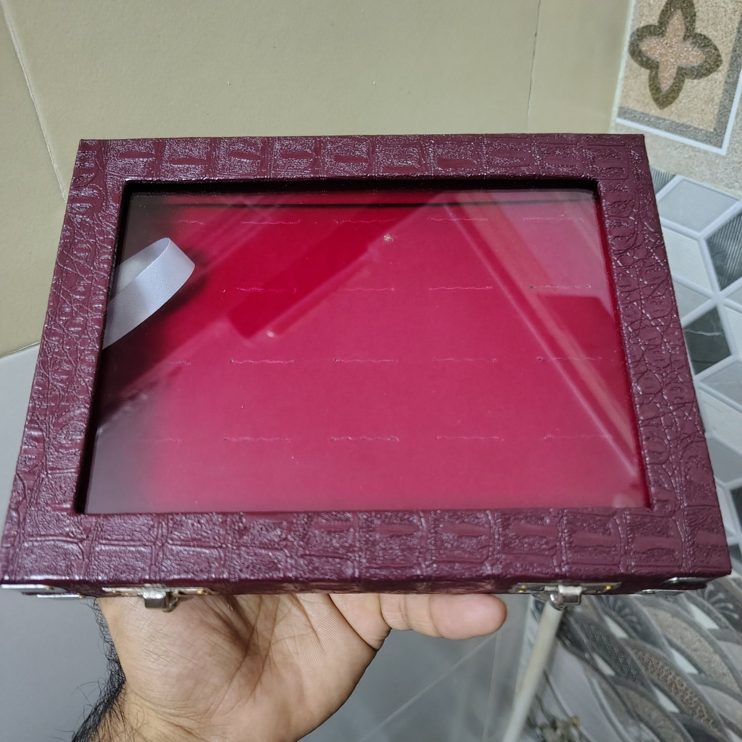 Ring display box pack of 2pc rexin 8*6 red velvet transparent glass