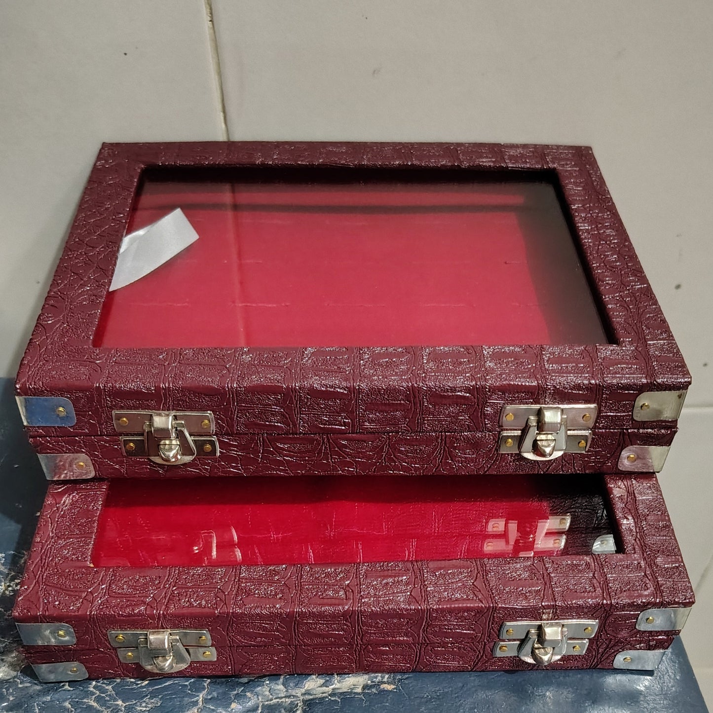 Ring display box pack of 2pc rexin 8*6 red velvet transparent glass