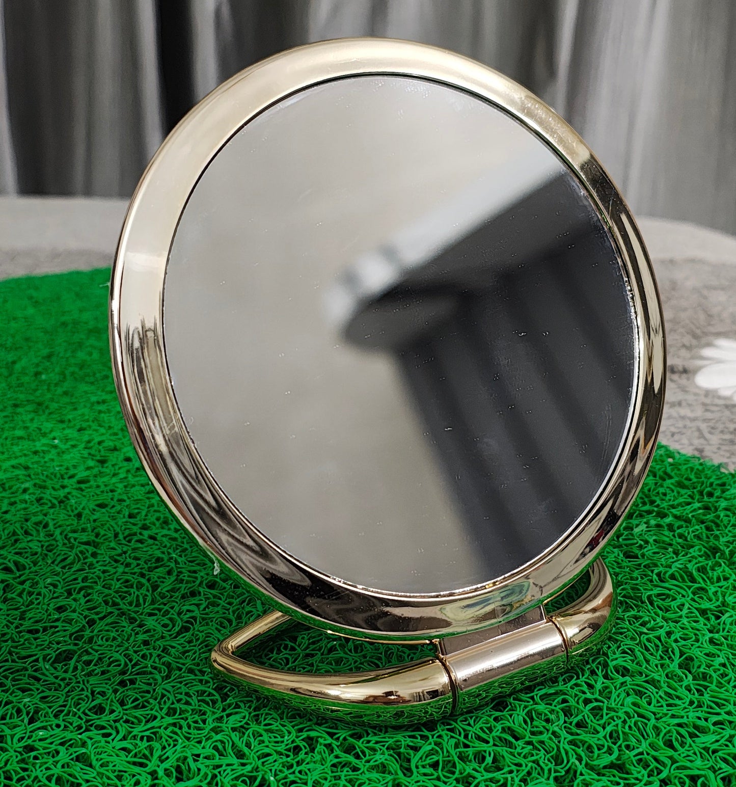 Round Folding Counter Mirror for jewellery store