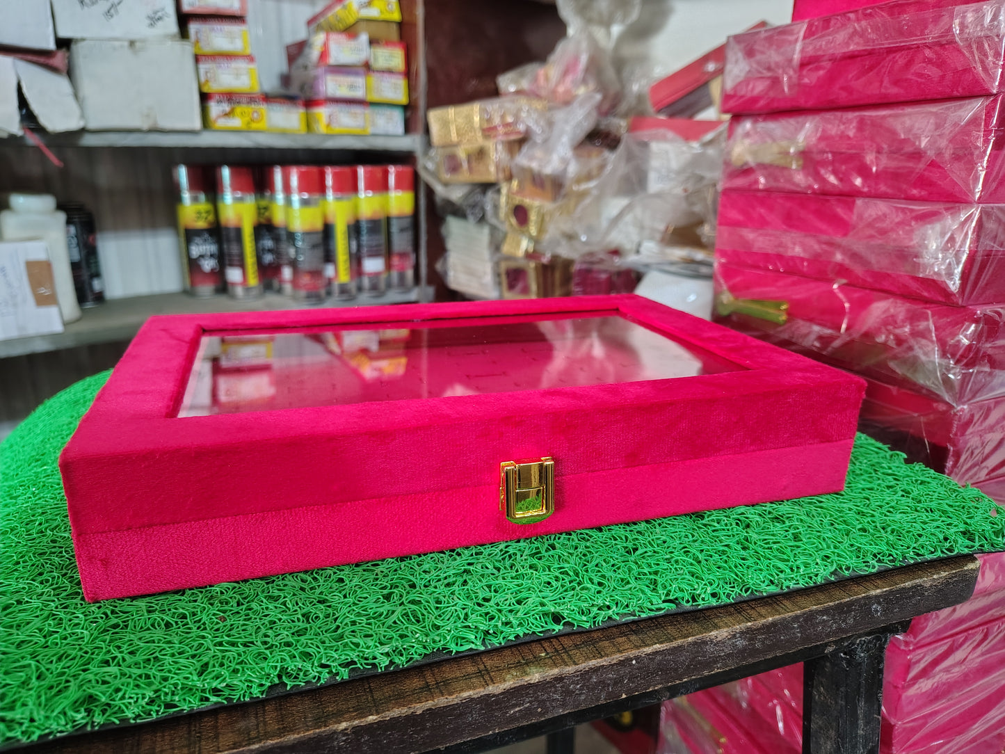 Rings display and storage box premium sued finish stock box 48 rings