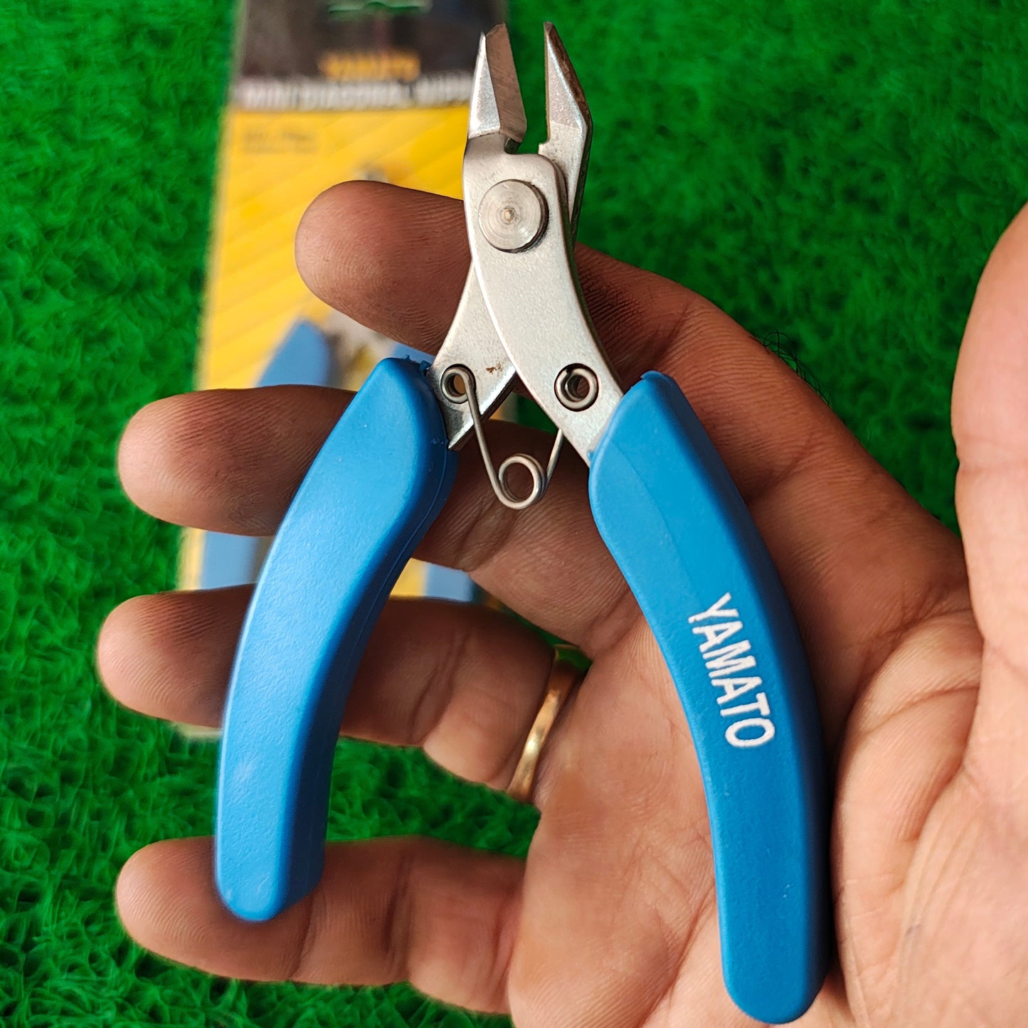 Yamato Mini diagonal cutter for gold and silver jewelry