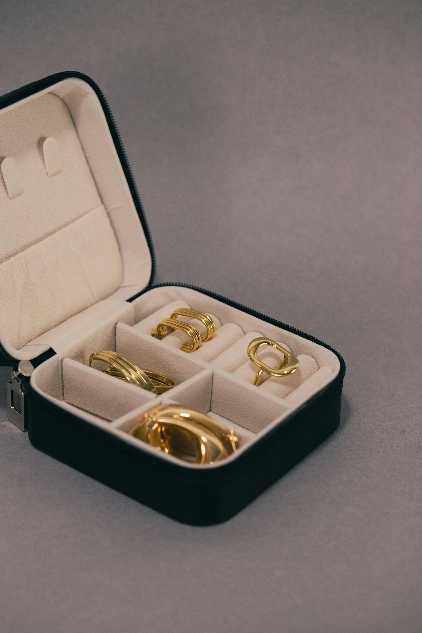 Jewellery organiser box for travel or storage holder for womens rings, earrings Chains and necklace