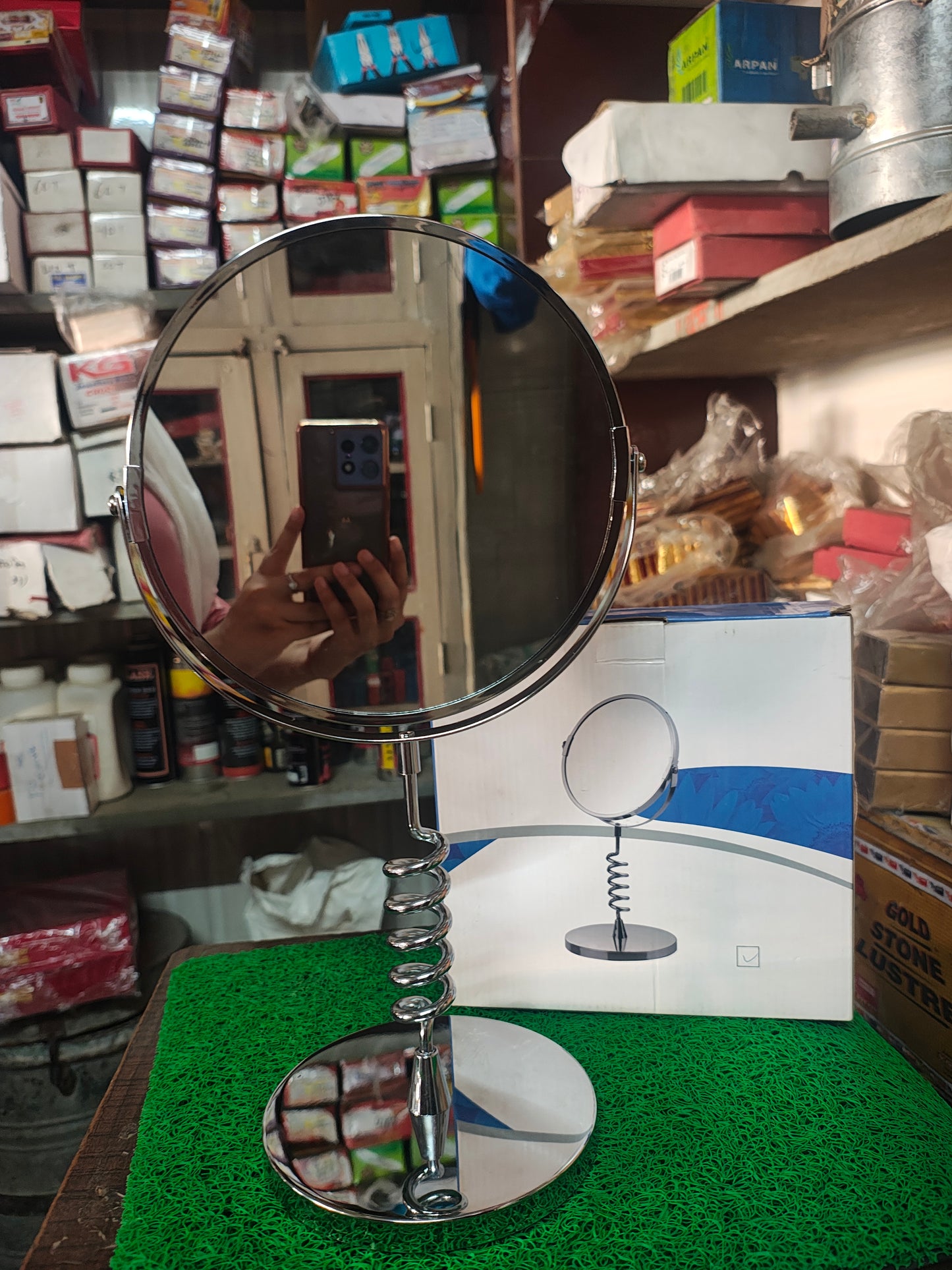 Counter Display Mirror Steel body tilting vanity mirror for jewellery stores